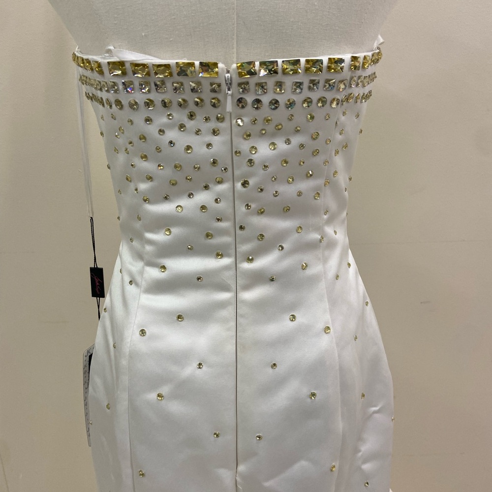 NWT Johnathan Kayne Wedding Dress. Size 8 - Picture 7 of 8